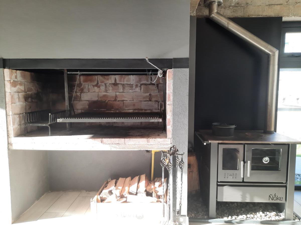 Casa De Invitados Con Parrilla Y Horno A Lena Ушуая Екстериор снимка